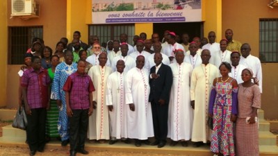 Les évêques de la CEBN avec le recteur et quelques membres de l'administration de l'USTA