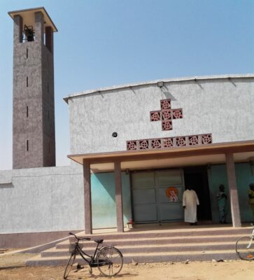 Eglise de Saponé, renonvée pour le jubilé paroissial